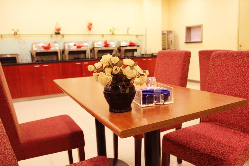 Hanting Hotel Shanghai Qibao Centre Экстерьер фото